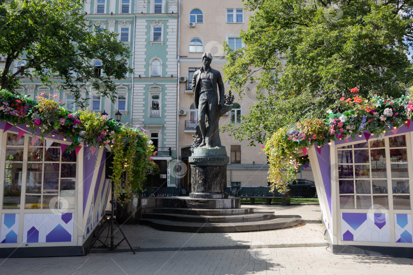 Скачать Памятник С.А. Есенину на Тверском бульваре, Москва. 2024 фотосток Ozero