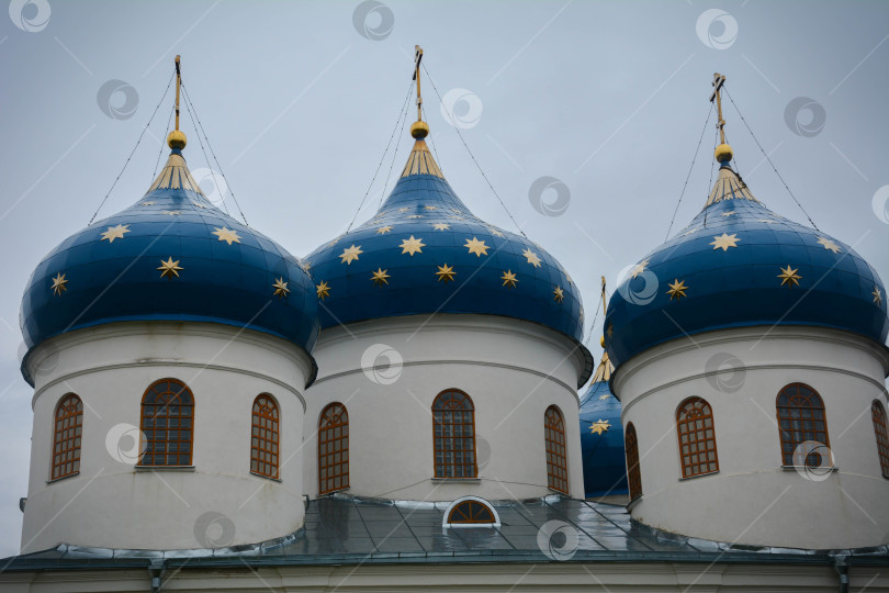 Скачать Россия, Великий Новгород - 30.04.2017. Крестовоздвиженский собор Свято-Юрьева монастыря фотосток Ozero