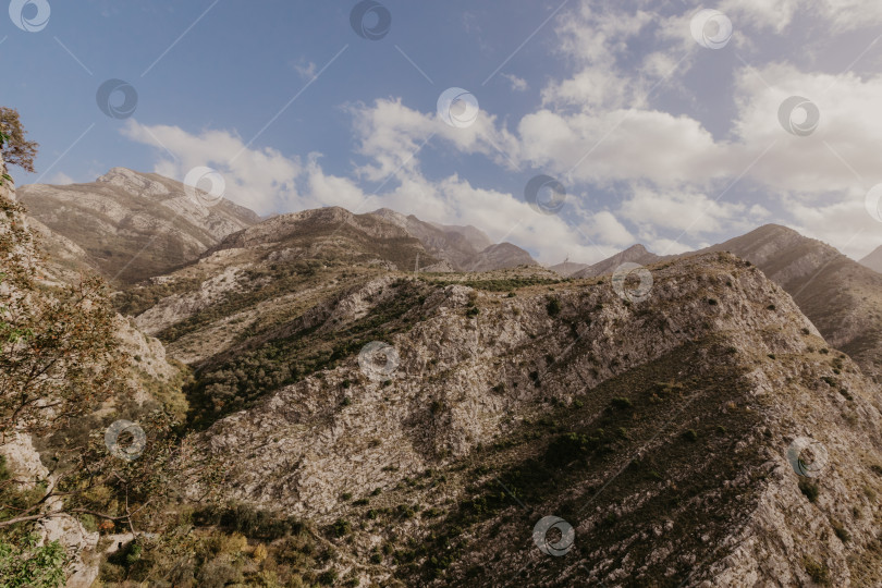 Скачать Горы недалеко от Старого Бара, Черногория фотосток Ozero