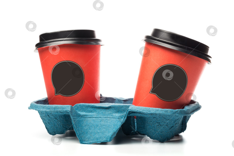 Скачать чашки coffee to go в лотке для переноски с дорожкой для обрезки фотосток Ozero