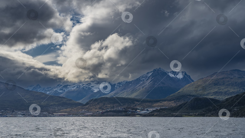 Скачать Прекрасный горный хребет в Андах фотосток Ozero