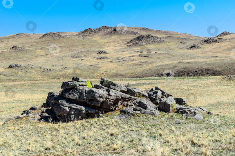 Скачать Древние горы Хакасии. Сахсыр фотосток Ozero