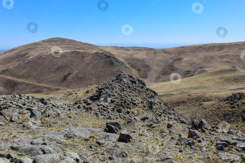 Скачать Древние горы Хакасии. Сахсыр фотосток Ozero