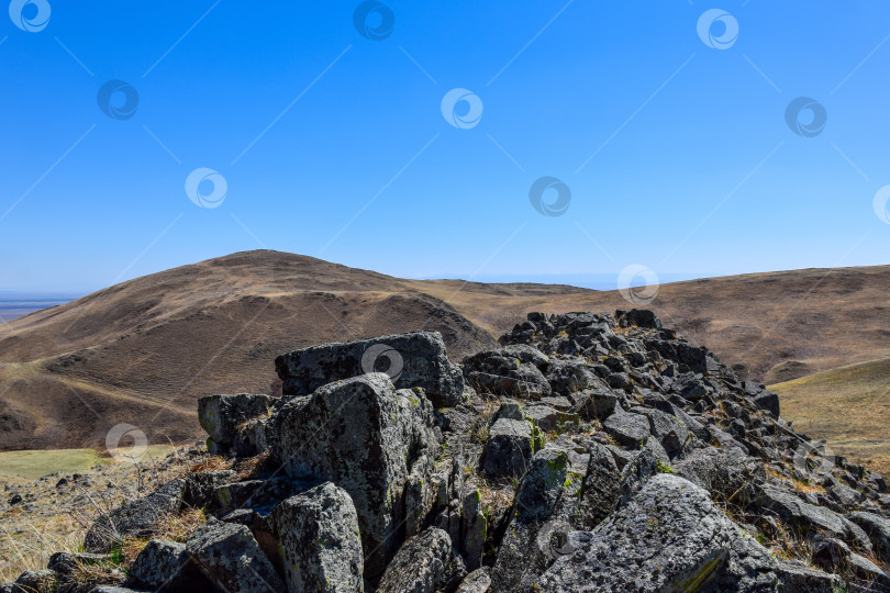 Скачать Древние горы Хакасии. Сахсыр фотосток Ozero