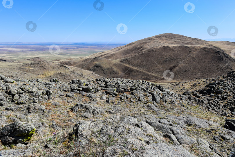 Скачать Древние горы Хакасии. Сахсыр фотосток Ozero