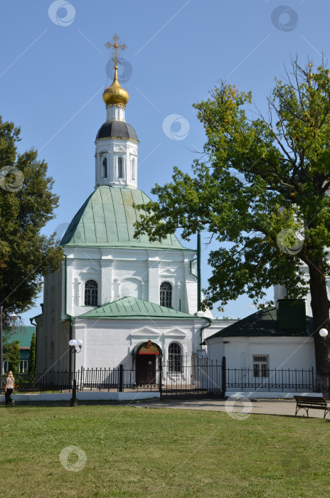 Скачать Спасская церковь (Спасо-Преображенская церковь, Церковь Преображения Господня) – православный храм 18 века на месте сгоревшей церкви 12 века в городе Владимире, входящем в Золотое кольцо России фотосток Ozero