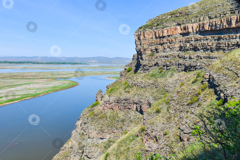 Скачать Горы на берегу Енисея фотосток Ozero