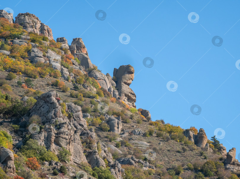 Скачать Скала Екатерины на горе Демерджи. Горный пейзаж Крыма фотосток Ozero