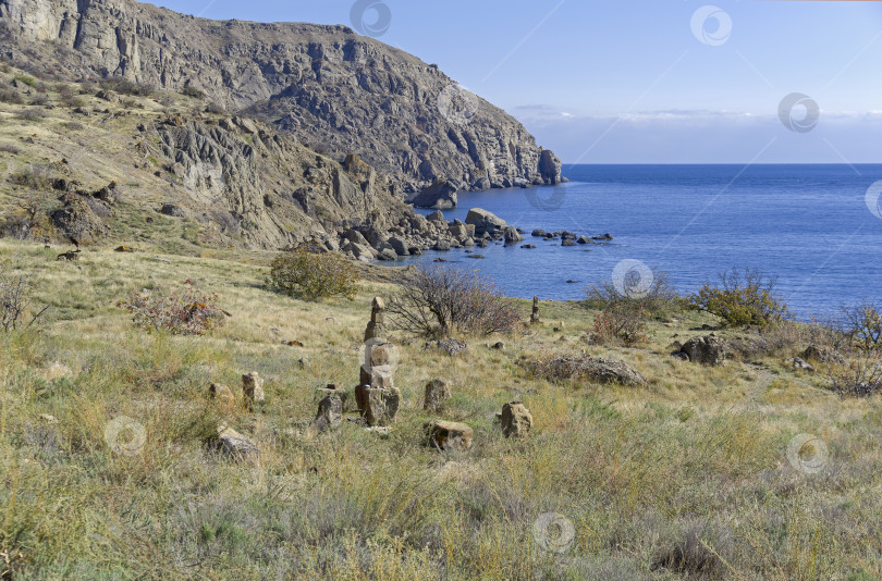 Скачать Солнечные часы на берегу моря. Крым. фотосток Ozero