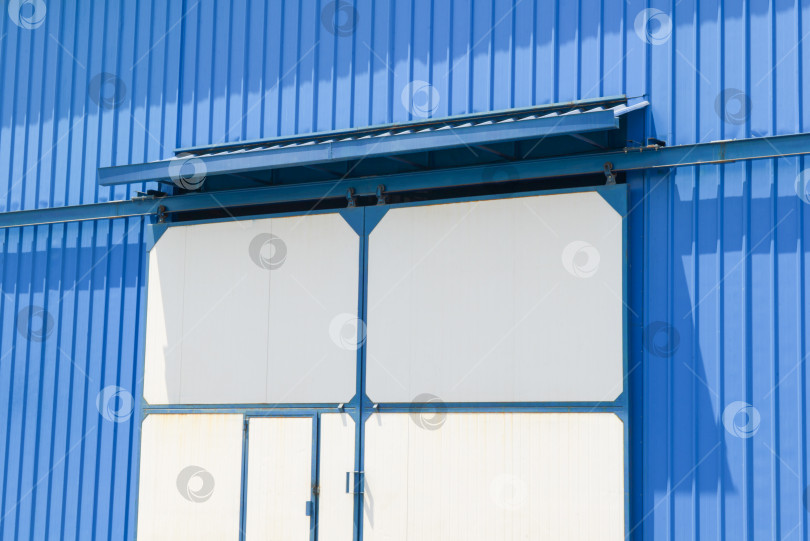 Скачать фасад складской двери фотосток Ozero