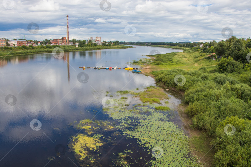 Скачать Вид на реку Даугаву в городе Даугавпилс фотосток Ozero