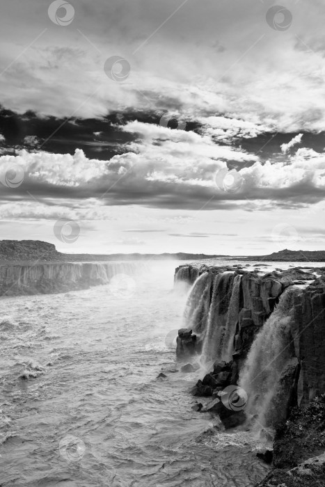 Скачать Водопад Деттифосс в Исландии фотосток Ozero
