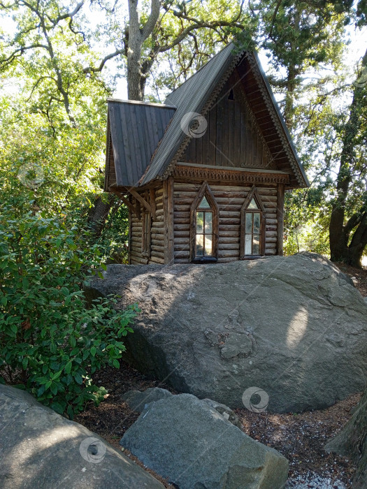 Скачать домик в парке Крыма фотосток Ozero