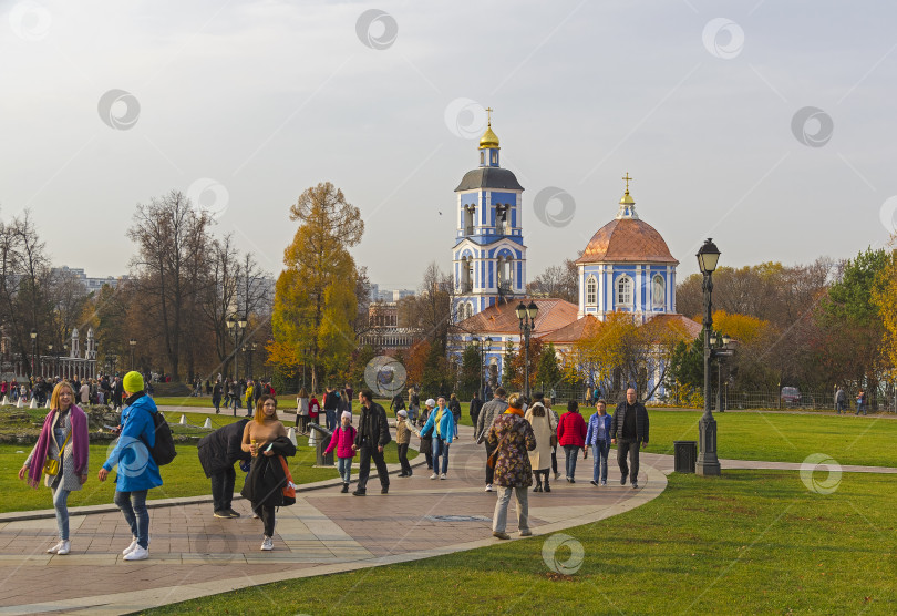 Скачать Осень в парке. фотосток Ozero