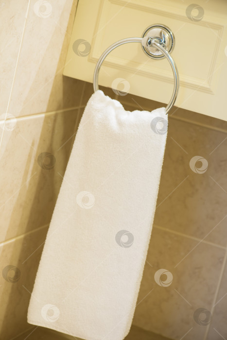 Скачать полотенце в ванной фотосток Ozero