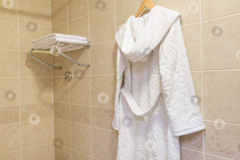 Скачать халат в ванной комнате фотосток Ozero