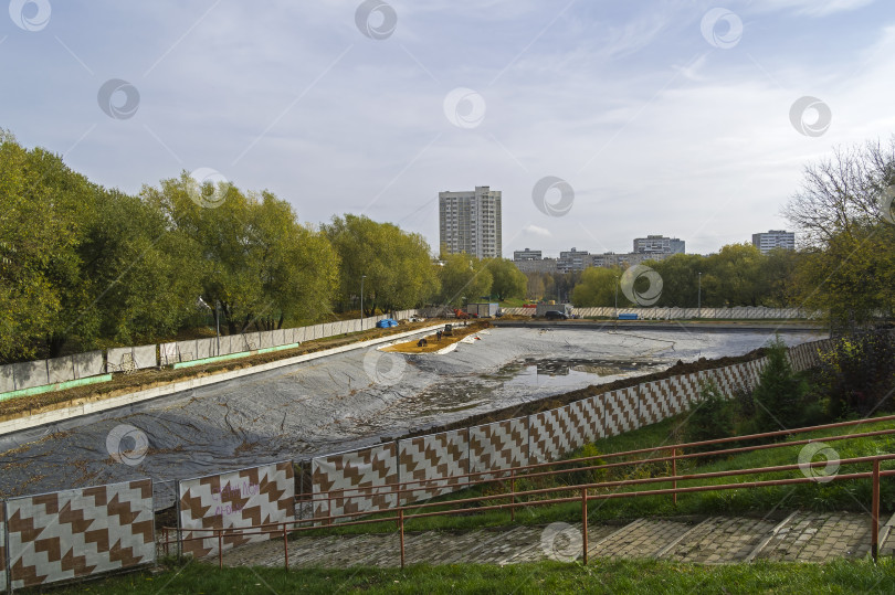 Скачать Реконструкция пруда. фотосток Ozero