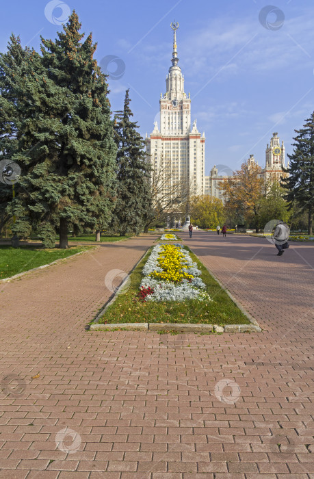 Скачать Главное здание Московского университета. фотосток Ozero