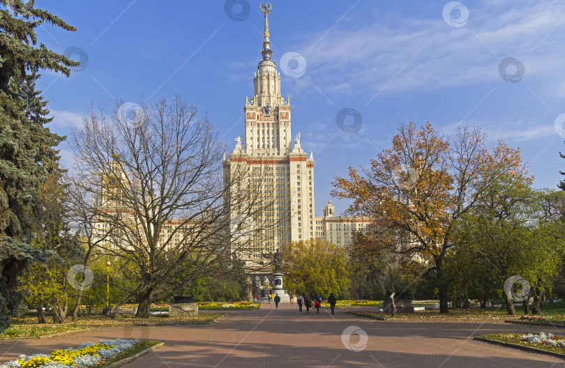 Скачать Главное здание Московского университета. фотосток Ozero