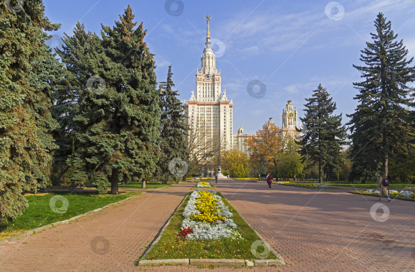 Скачать Главное здание Московского университета. фотосток Ozero