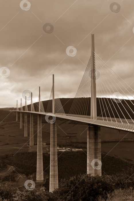 Скачать Мост Мийо, Франция фотосток Ozero
