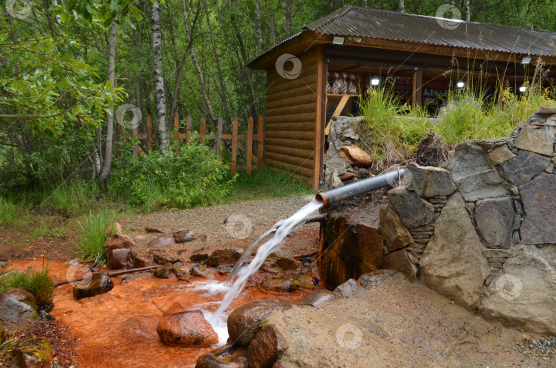 Скачать Источник минеральной воды на Поляне Нарзанов в Эльбрусском районе Кабардино-Балкарской Республики, село Терскол фотосток Ozero