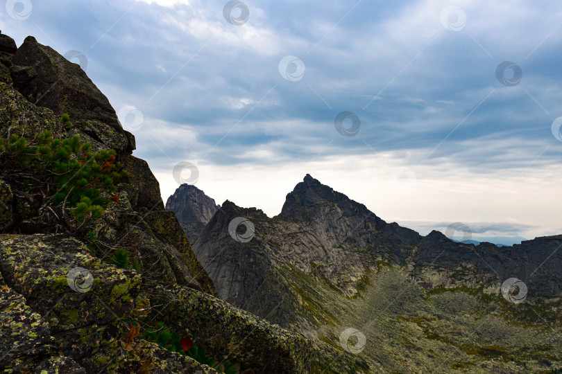 Скачать Природный парк Ергаки, горный пейзаж фотосток Ozero