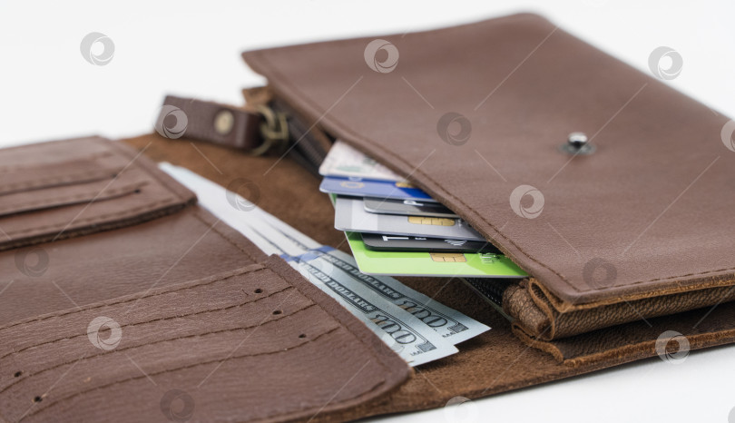 Скачать Кредитные карты в кошельке фотосток Ozero