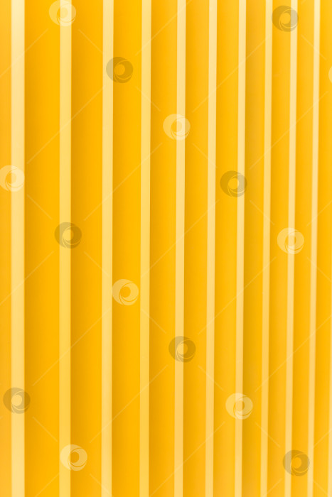 Скачать Деталь фасада здания из желтого металла фотосток Ozero