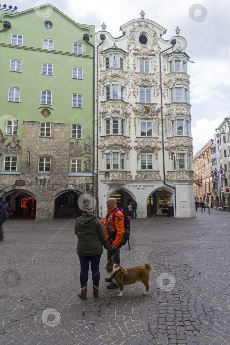 Скачать Старинные дома в историческом центре Инсбрука фотосток Ozero