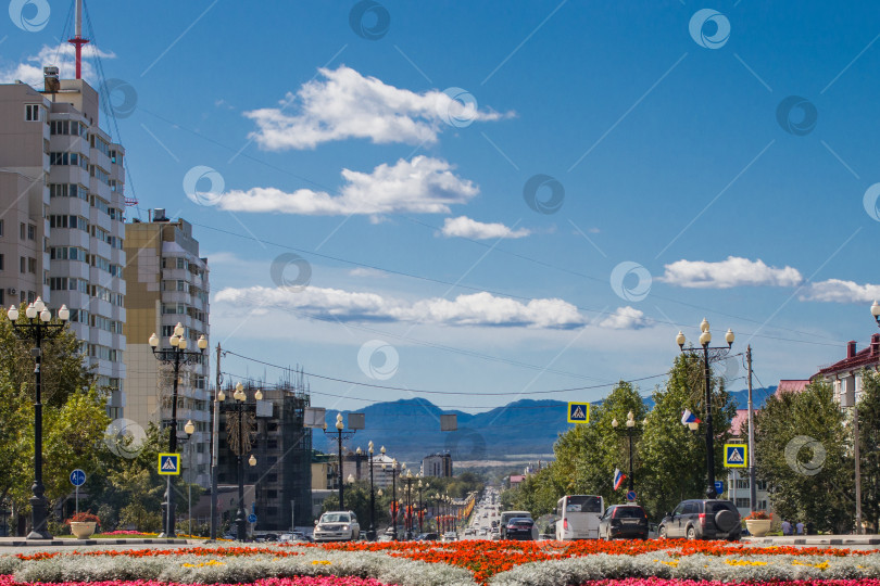 Скачать Южно-Сахалинск, Россия - одна из главных улиц проспекта Победы. фотосток Ozero