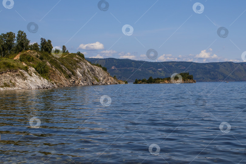 Скачать Шаманский полуостров на озере Байкал фотосток Ozero