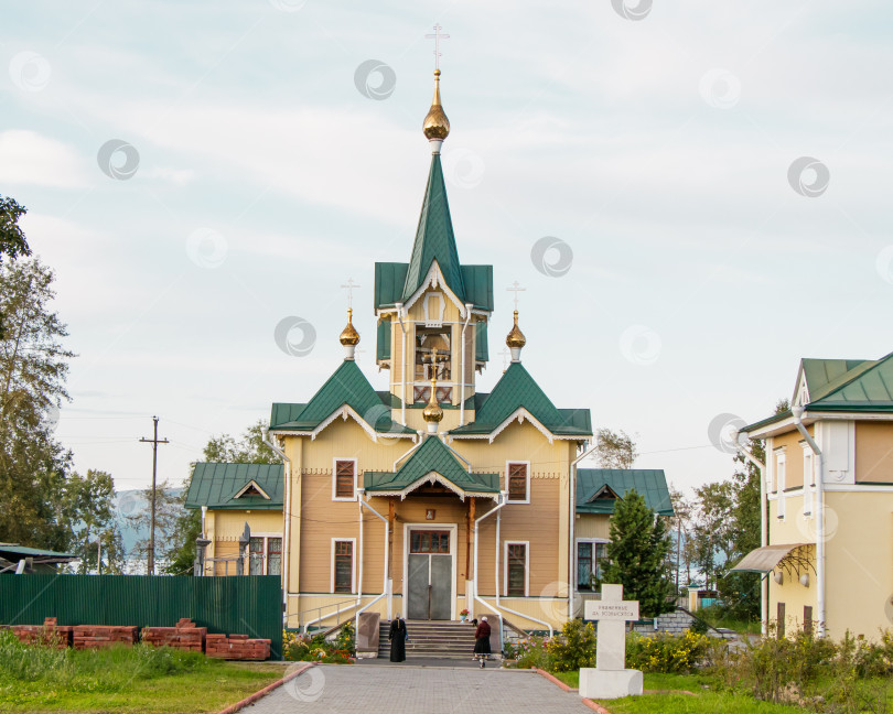 Скачать Церковь Святого Николая Чудотворца. Православный храм в городе Слюдянка Иркутской области. фотосток Ozero