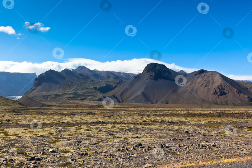 Скачать Горный пейзаж Южной Исландии фотосток Ozero