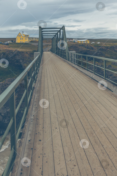 Скачать Мост через реку Скьяльфандафльот в Исландии фотосток Ozero