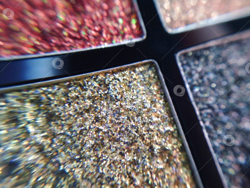 Скачать Палитра теней для век sparkle metallic shimmer glitter косметический макияж макро-фото фотосток Ozero