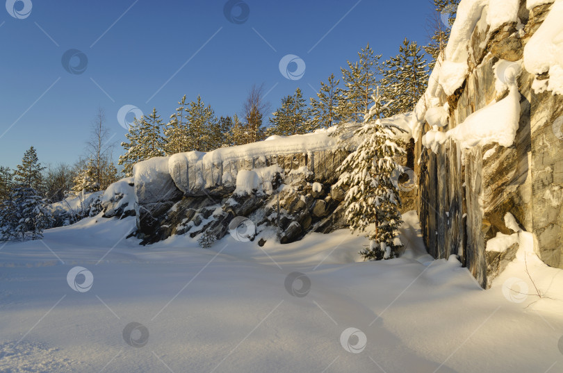 Скачать Итальянский мраморный карьер фотосток Ozero