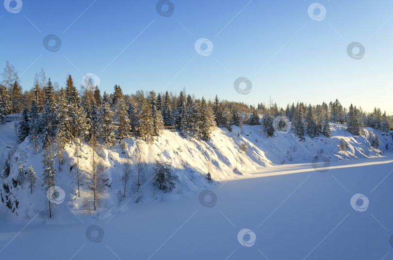 Скачать Заснеженный пейзаж  фотосток Ozero