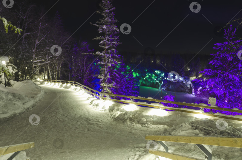 Скачать Вид на туристическую тропу в одиночестве фотосток Ozero