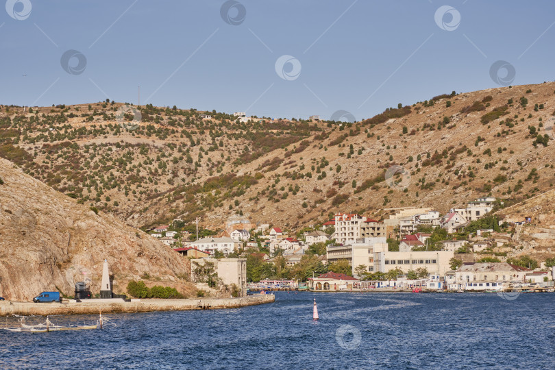 Скачать Вход в Балаклавскую бухту со стороны Черного моря. Город Севастополь, Балаклавский район. Россия, Крым. фотосток Ozero