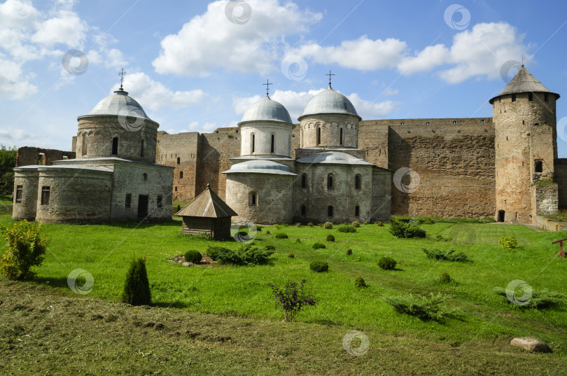 Скачать Никольская церковь и Успенский собор фотосток Ozero