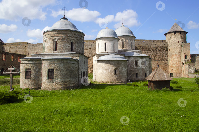 Скачать Никольская церковь и Успенский собор фотосток Ozero