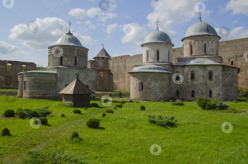 Скачать Никольская церковь и Успенский собор фотосток Ozero