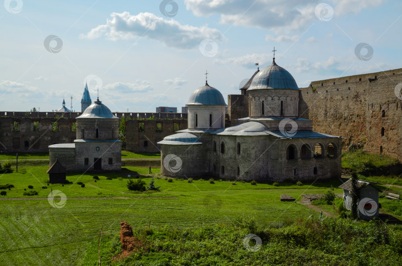 Скачать Никольская церковь и Успенский собор фотосток Ozero