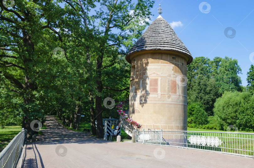 Скачать он Увидел Башню, фотосток Ozero