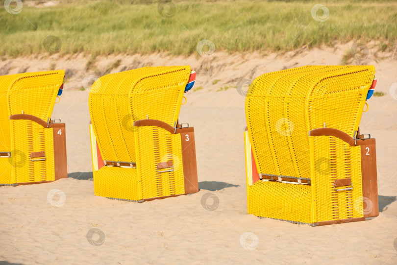 Скачать Пляжные плетеные кресла strandkorb фотосток Ozero