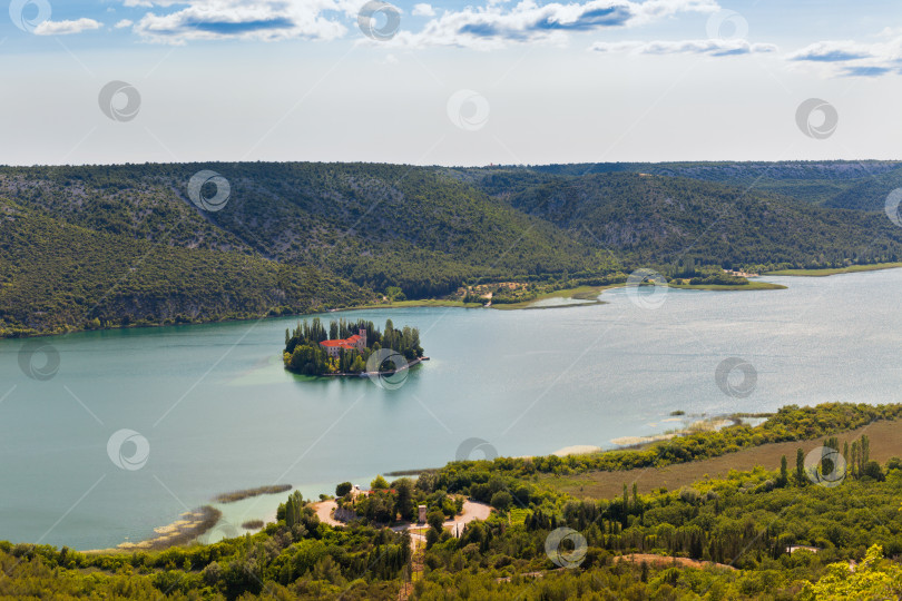 Скачать Монастырь Висовац в Национальном парке Крка, Хорватия фотосток Ozero