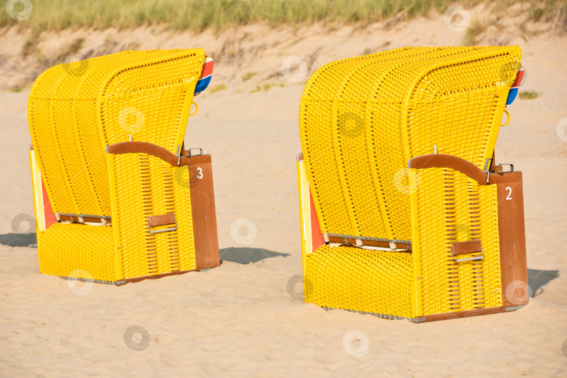 Скачать Пляжные плетеные кресла strandkorb фотосток Ozero