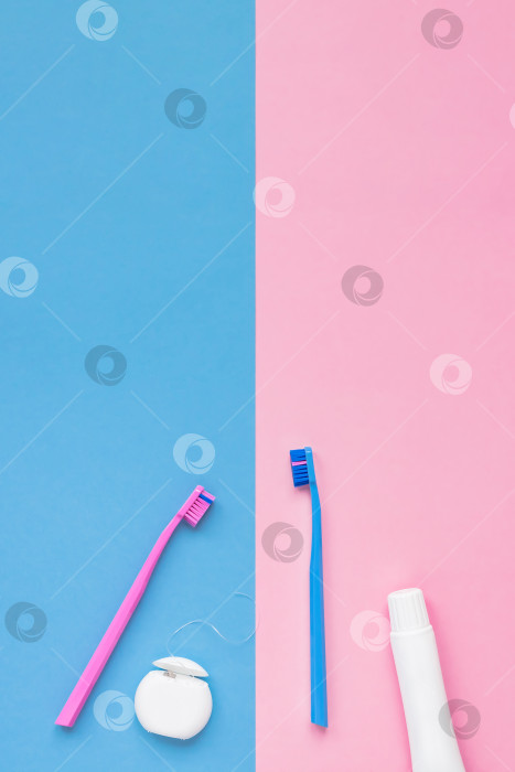 Скачать Средства для гигиены зубов и ухода за полостью рта flatlay фотосток Ozero