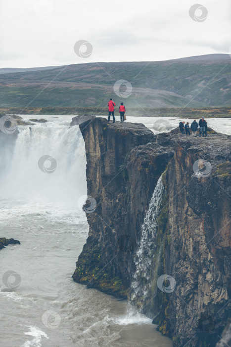 Скачать Водопад Годафосс в Исландии фотосток Ozero